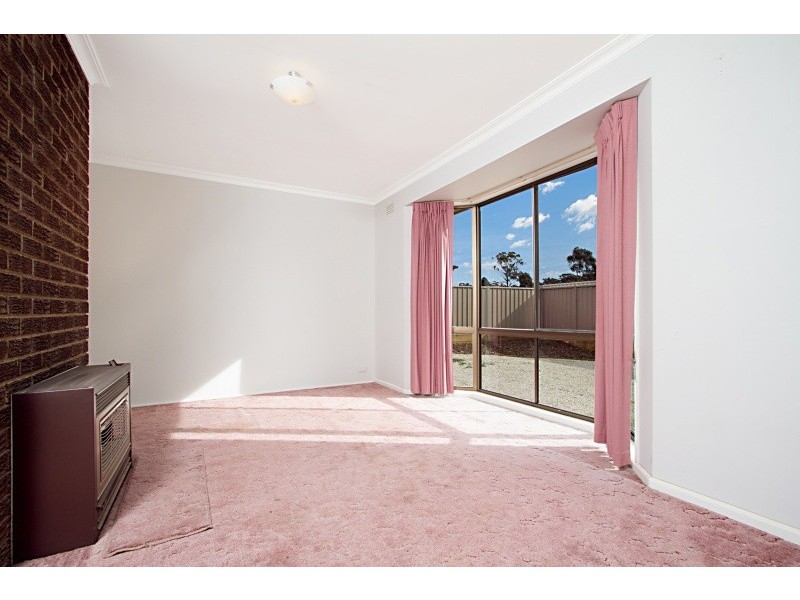 16 Edgewater Close (off Rankins Lane), Eaglehawk VIC 3556