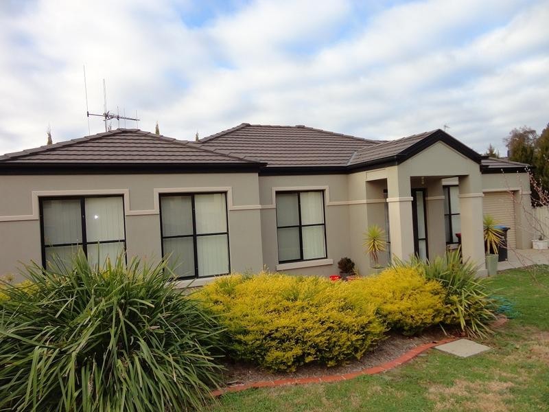 13 The Terrace, Strathdale VIC 3550