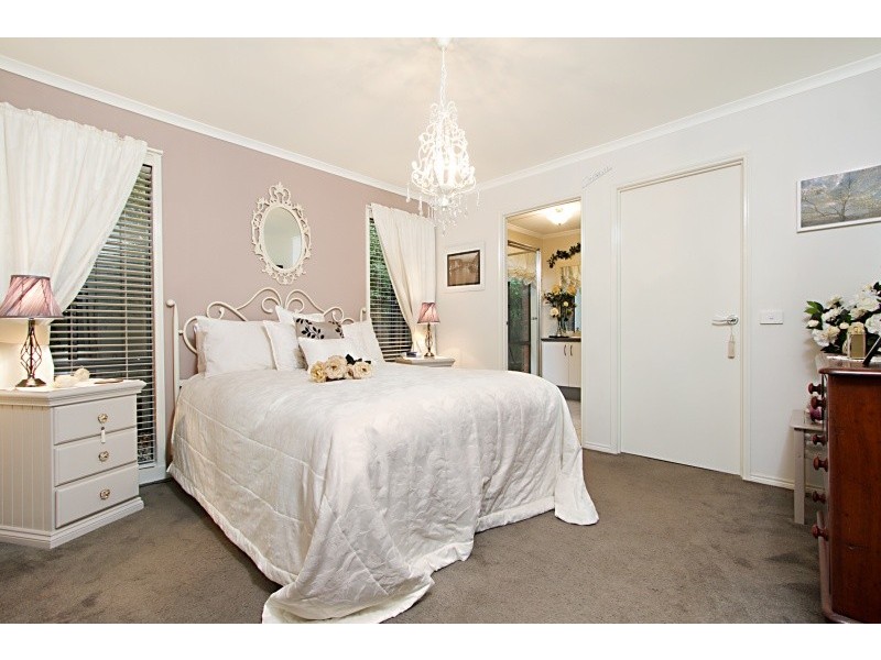 12 Ambrosia Rise, Epsom VIC 3551