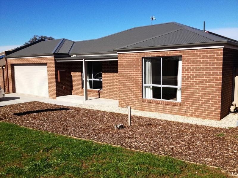 31B Londonderry Way, Epsom VIC 3551