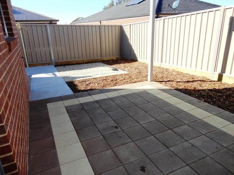 31B Londonderry Way, Epsom VIC 3551