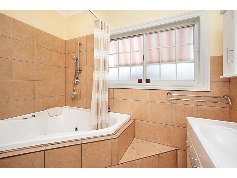 9 Poplar Street, Golden Square VIC 3555