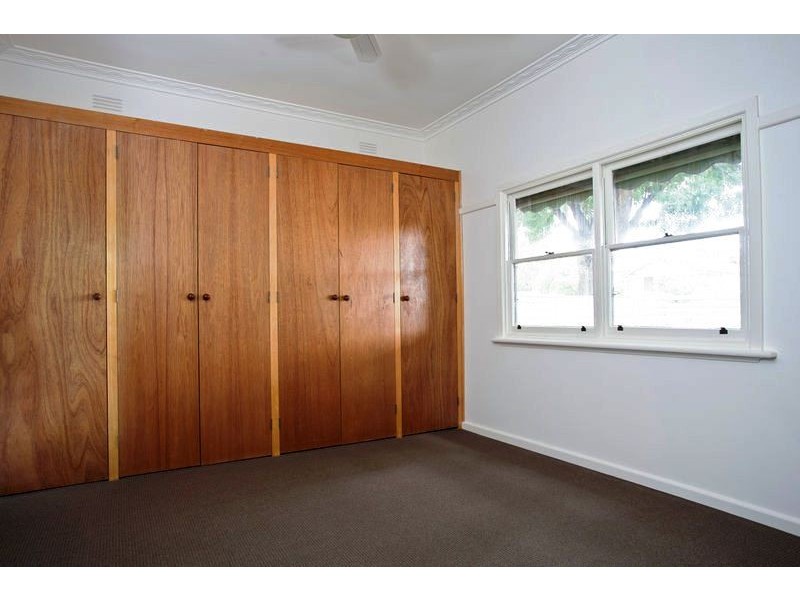 5 Spring Gully Road, Quarry Hill VIC 3550