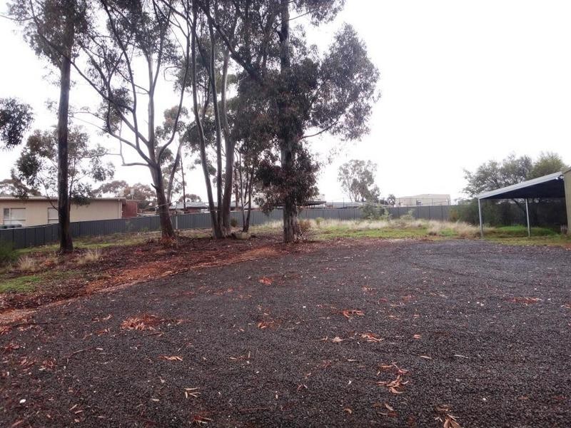 33 Pallett Street, Golden Square VIC 3555