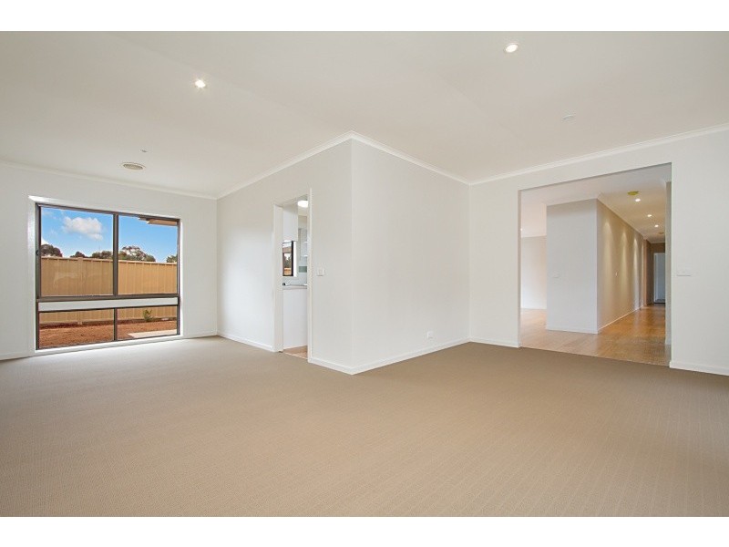 18 Emmett Street, Golden Square VIC 3555