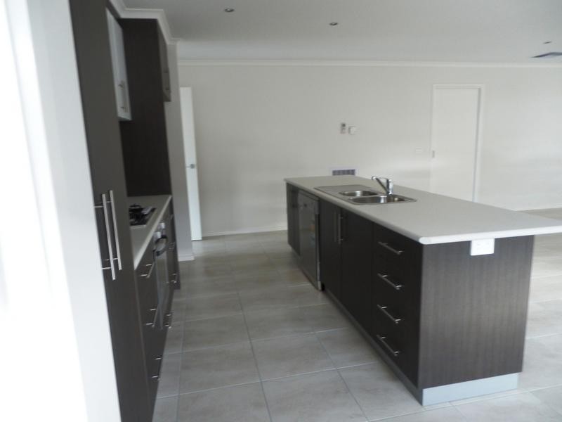 25 Victoria Avenue, Kangaroo Flat VIC 3555