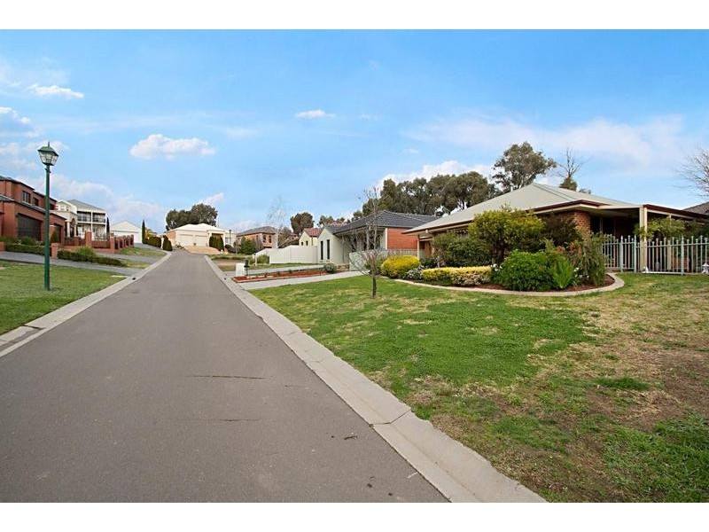 11 Devon Close, Strathdale VIC 3550