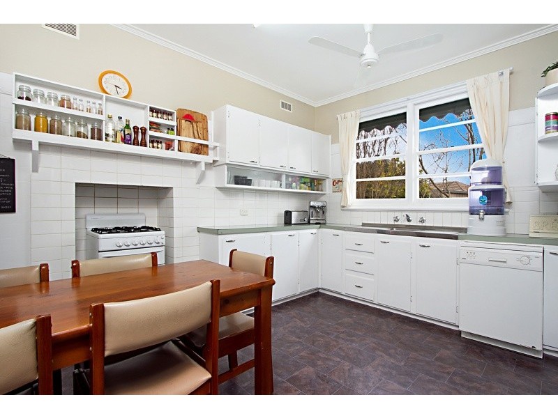 8 Fir Street, Golden Square VIC 3555