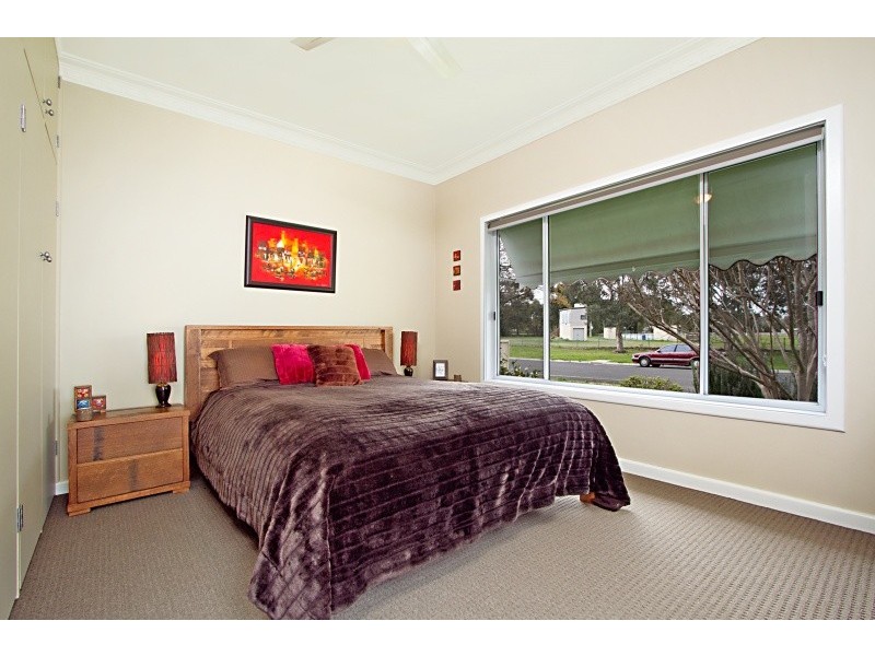 8 Fir Street, Golden Square VIC 3555