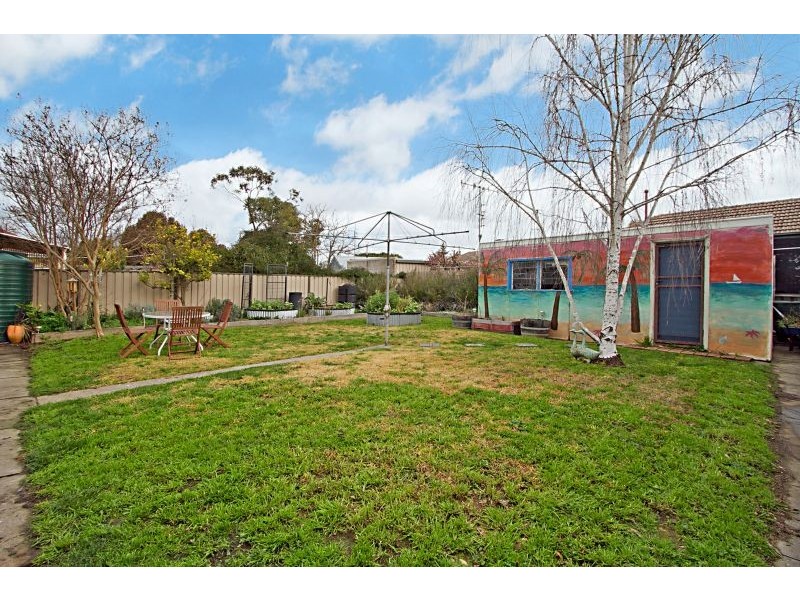 8 Fir Street, Golden Square VIC 3555