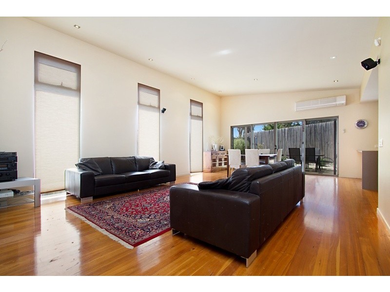 3 Luke Place, Flora Hill VIC 3550