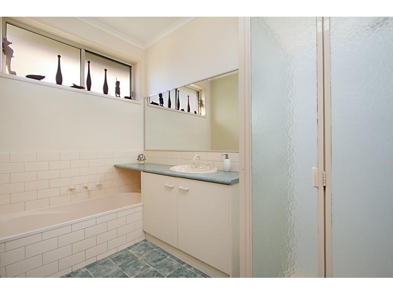 210 Aspinall Street, Kangaroo Flat VIC 3555