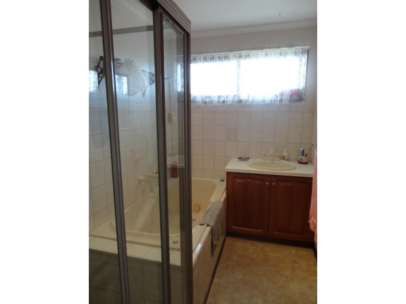 123 Macdougall Road, Golden Square VIC 3555