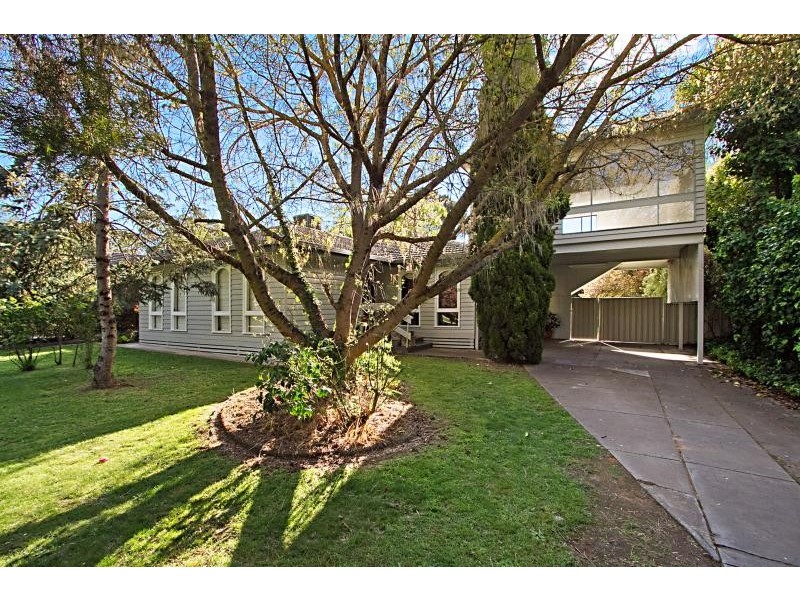 5 Mitchell Street, Kangaroo Flat VIC 3555