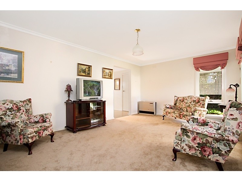 5 Mitchell Street, Kangaroo Flat VIC 3555