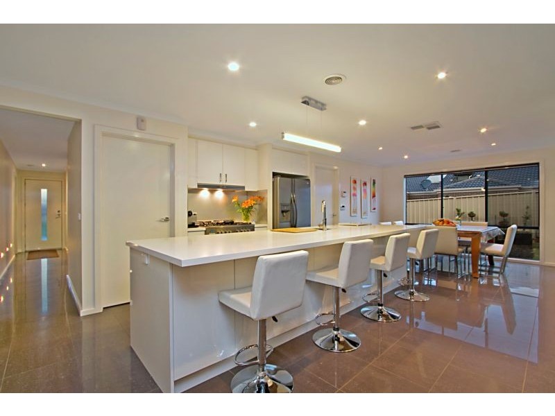 76 Bassett Drive, Strathfieldsaye VIC 3551