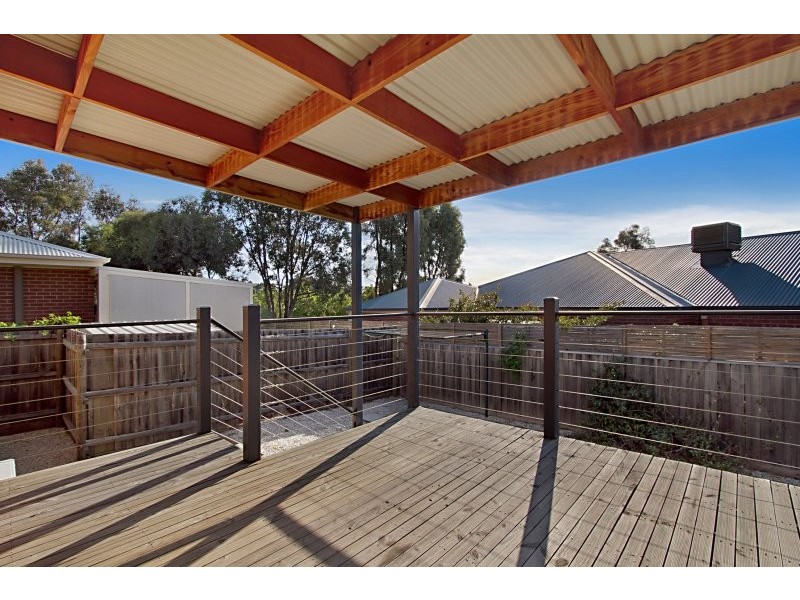5 Isabella Grove, Strathdale VIC 3550