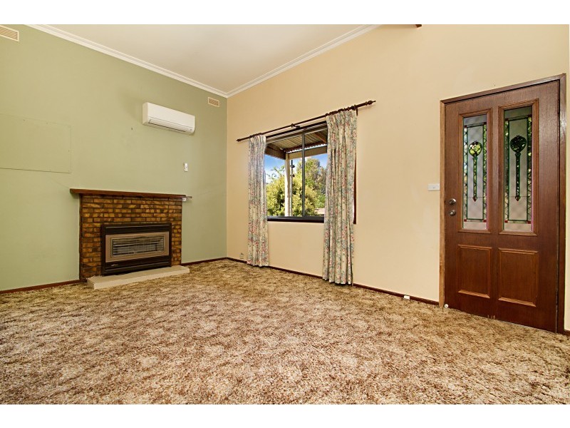 33 Railway Street, Kangaroo Flat VIC 3555