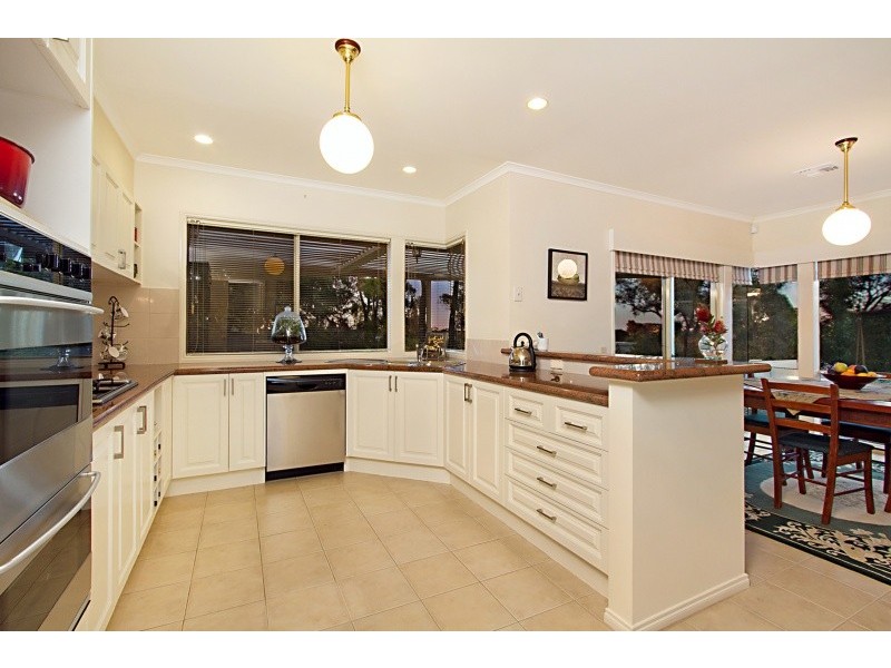 13 Stephens Court, Strathdale VIC 3550