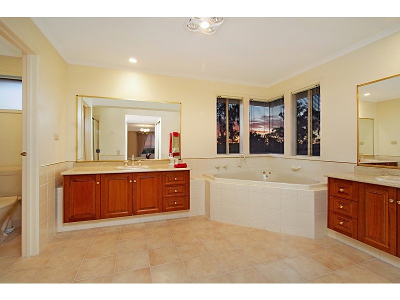 13 Stephens Court, Strathdale VIC 3550