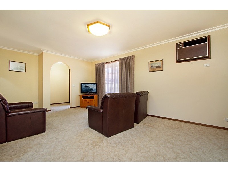 2/9 Nabilla Crescent, Strathdale VIC 3550