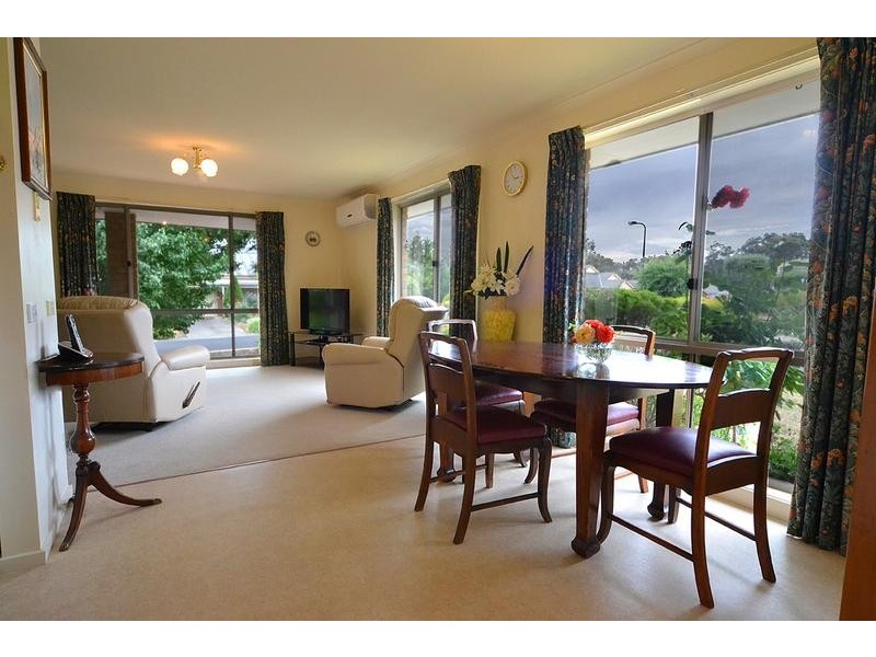6 Keogh Drive, Spring Gully VIC 3550