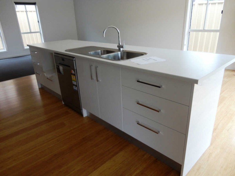 8/18a Emmett Street, Golden Square VIC 3555