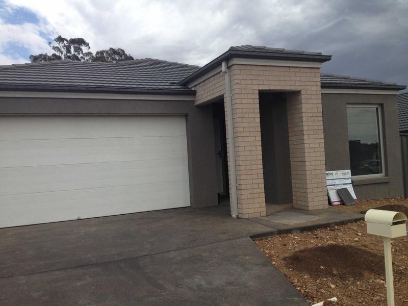 10 National Parade, Eaglehawk VIC 3556