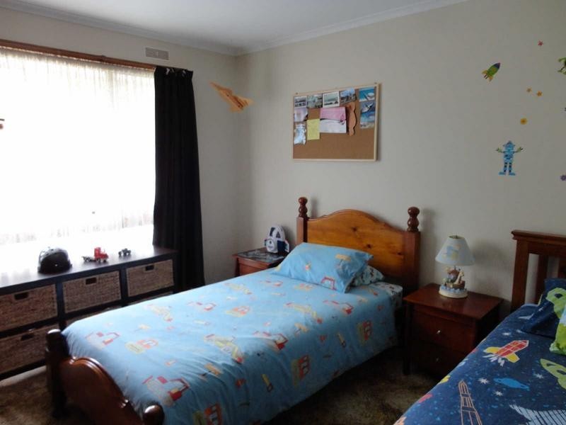 1 Hakea Street, Kennington VIC 3550