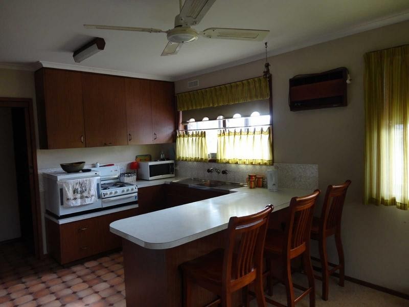 1 Hakea Street, Kennington VIC 3550