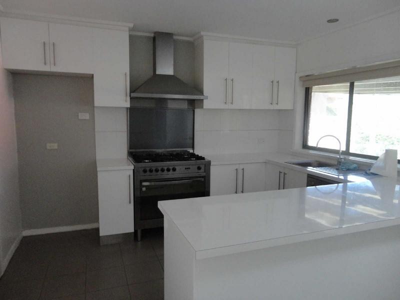 11 Desmond Street, Strathdale VIC 3550
