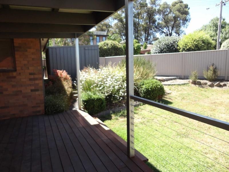 11 Desmond Street, Strathdale VIC 3550