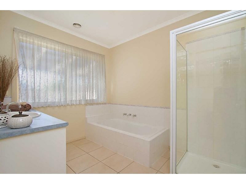 1 Glenshael Court, Strathfieldsaye VIC 3551