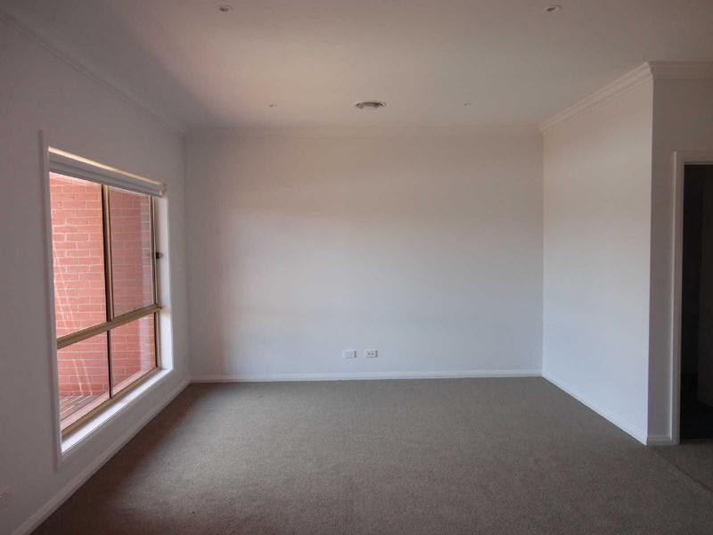 1/14 Edwards Road, Kennington VIC 3550