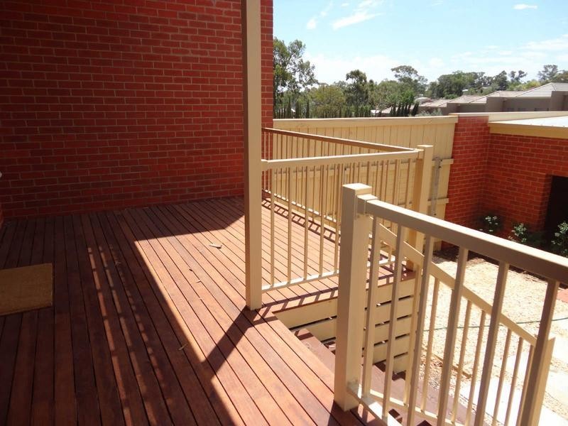 1/14 Edwards Road, Kennington VIC 3550