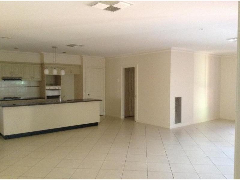 4 Alkoomi Court, Epsom VIC 3551