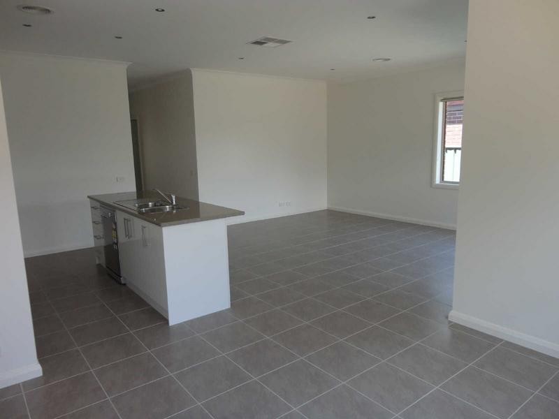 1/25a Booth Street, Golden Square VIC 3555