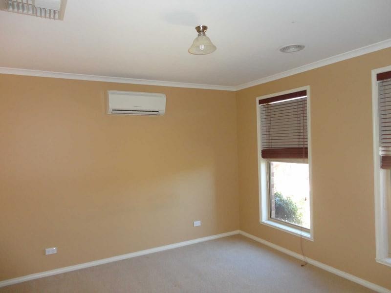 11 Tobin Crescent, Epsom VIC 3551