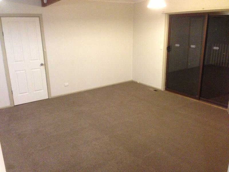 13 Burrowes Street, Golden Square VIC 3555