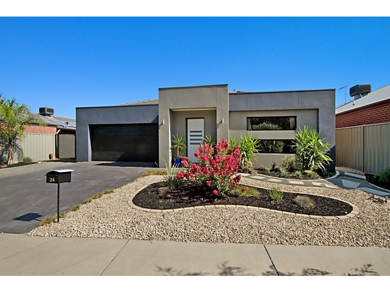 24 Waterview Drive, White Hills VIC 3550