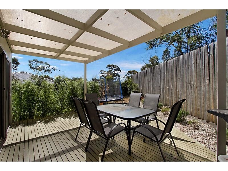 3 Luke Place, Flora Hill VIC 3550