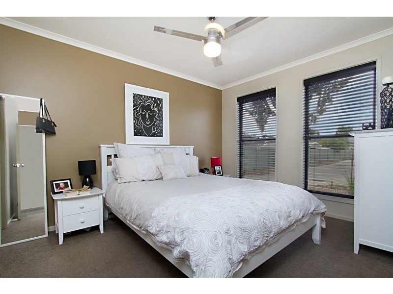 3/6 Tambour Heights (off Inglewood Street), Golden Square VIC 3555
