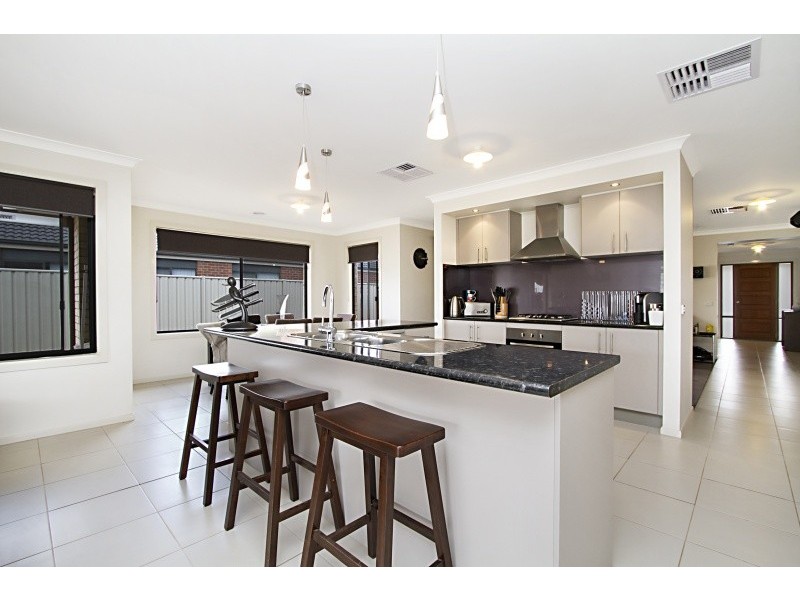 7 Lachlan Street, Epsom VIC 3551