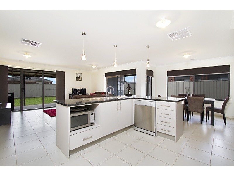 7 Lachlan Street, Epsom VIC 3551