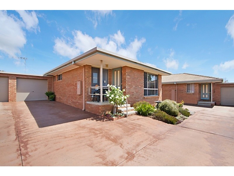 1, 2 & 3/115 Wood Street, California Gully VIC 3556