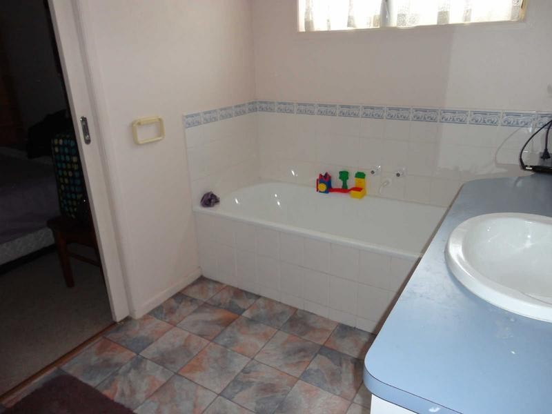 2 Jorben Place, Golden Square VIC 3555