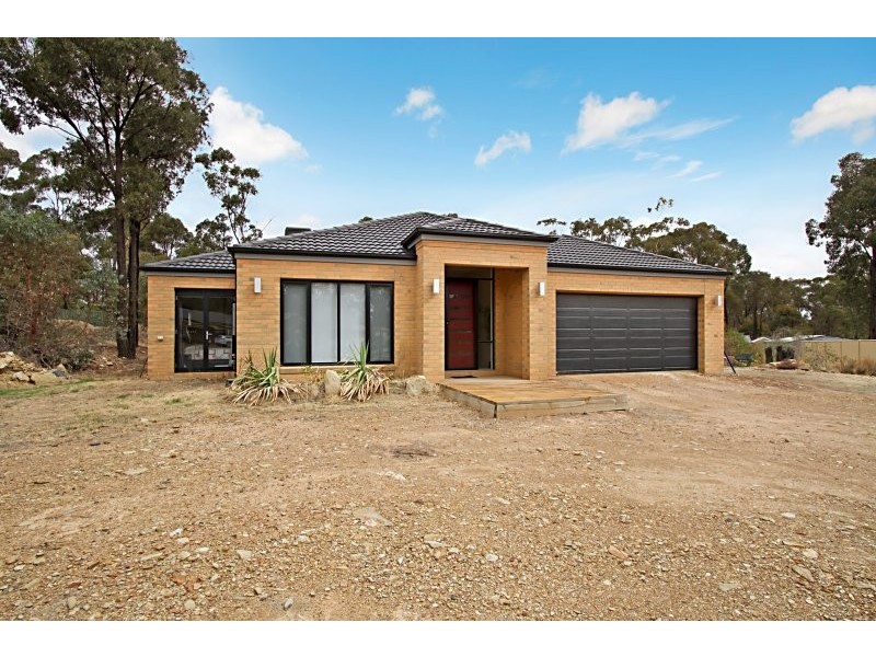 4 Buderim Court, Maiden Gully VIC 3551