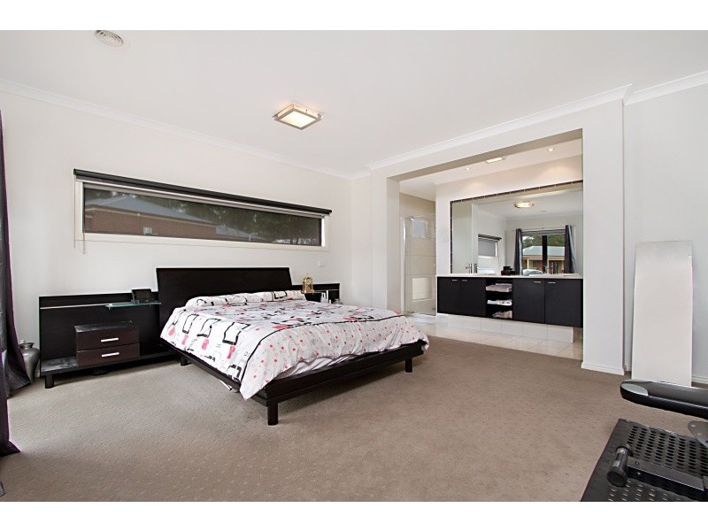 4 Buderim Court, Maiden Gully VIC 3551