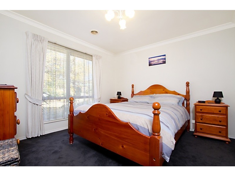 11 Bissell Drive, Golden Square VIC 3555