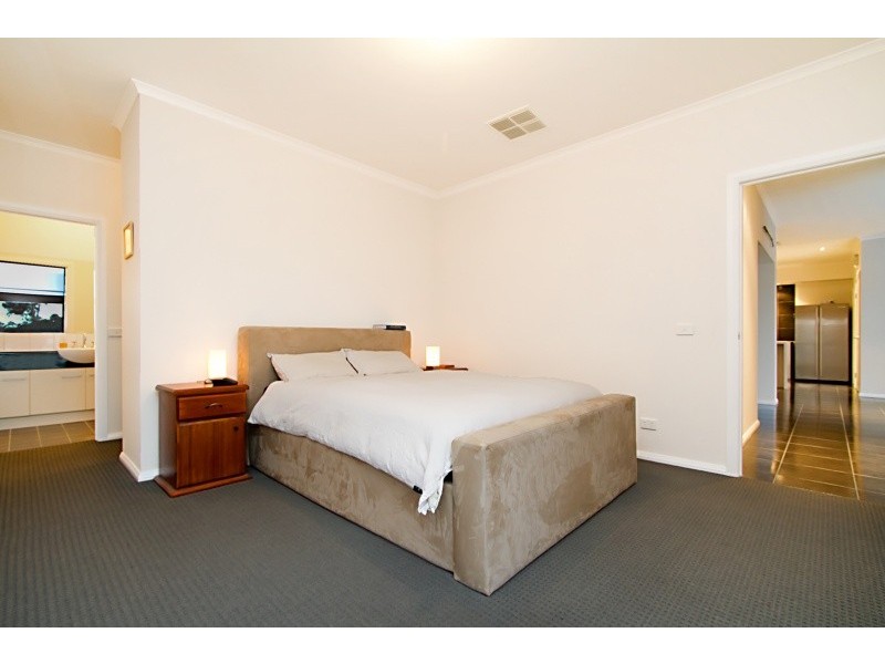 4 Allpress Drive, Golden Square VIC 3555